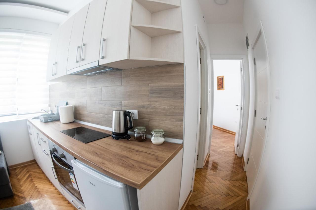 Apartman Tea 3 Belgrado Esterno foto