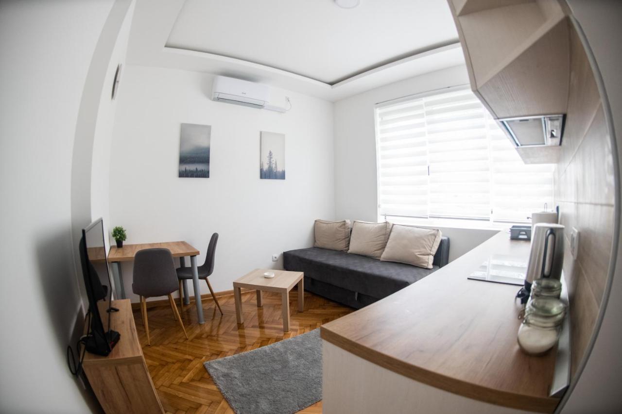 Apartman Tea 3 Belgrado Esterno foto